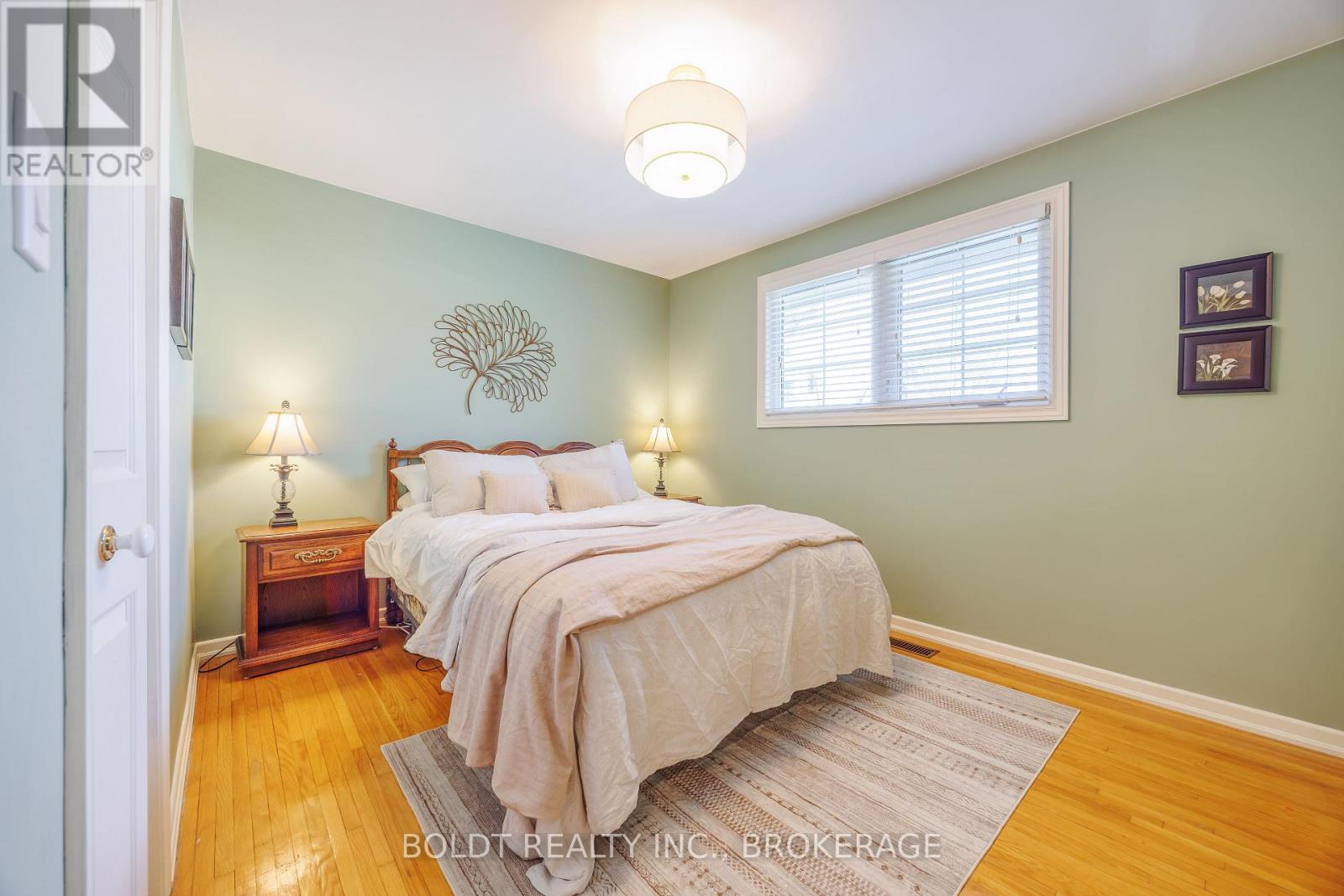 24 Mississauga Road, St. Catharines, Ontario  L2N 3K4 - Photo 11 - X13018148