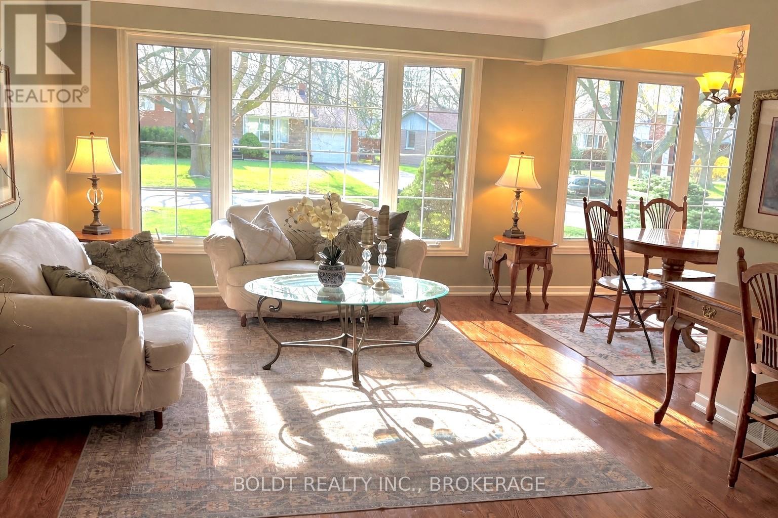 24 Mississauga Road, St. Catharines, Ontario  L2N 3K4 - Photo 3 - X13018148