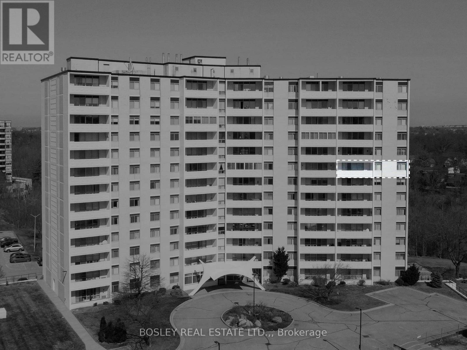 8 - 15 Towering Heights Boulevard, St. Catharines, Ontario  L2T 3G7 - Photo 2 - X13018168