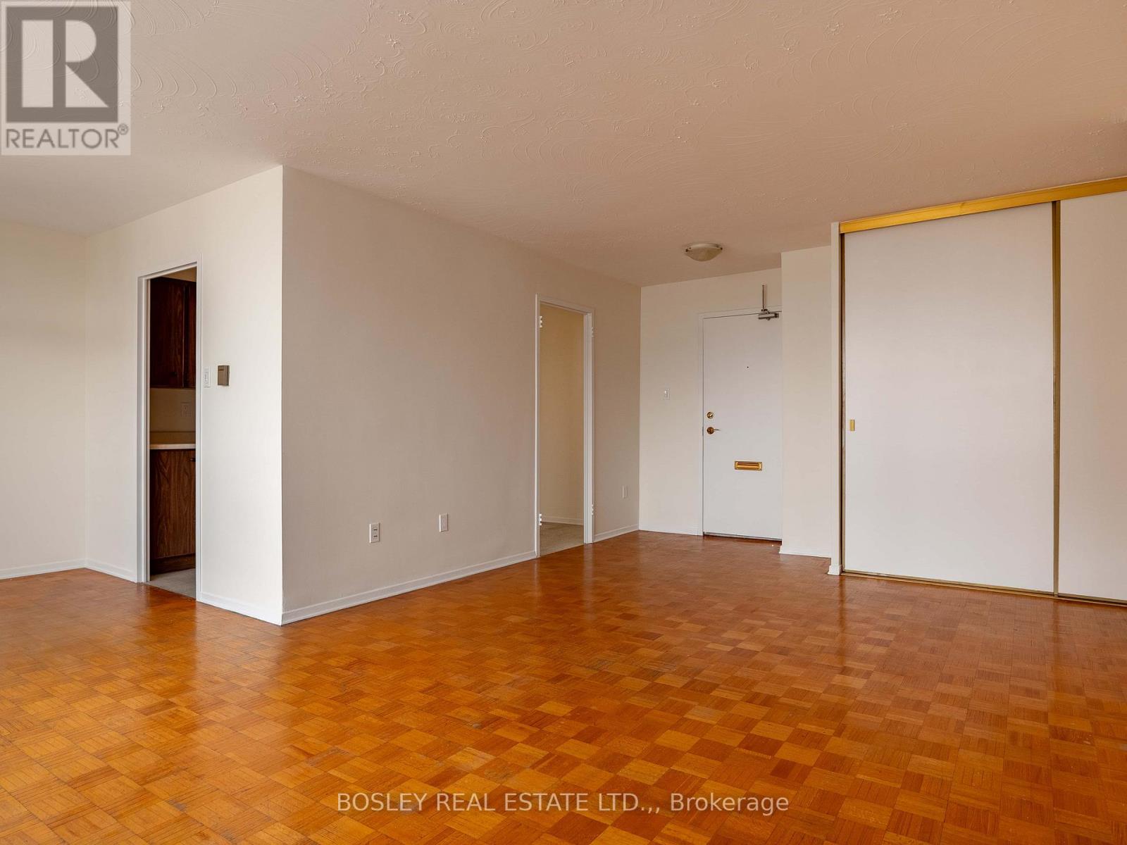 8 - 15 Towering Heights Boulevard, St. Catharines, Ontario  L2T 3G7 - Photo 3 - X13018168