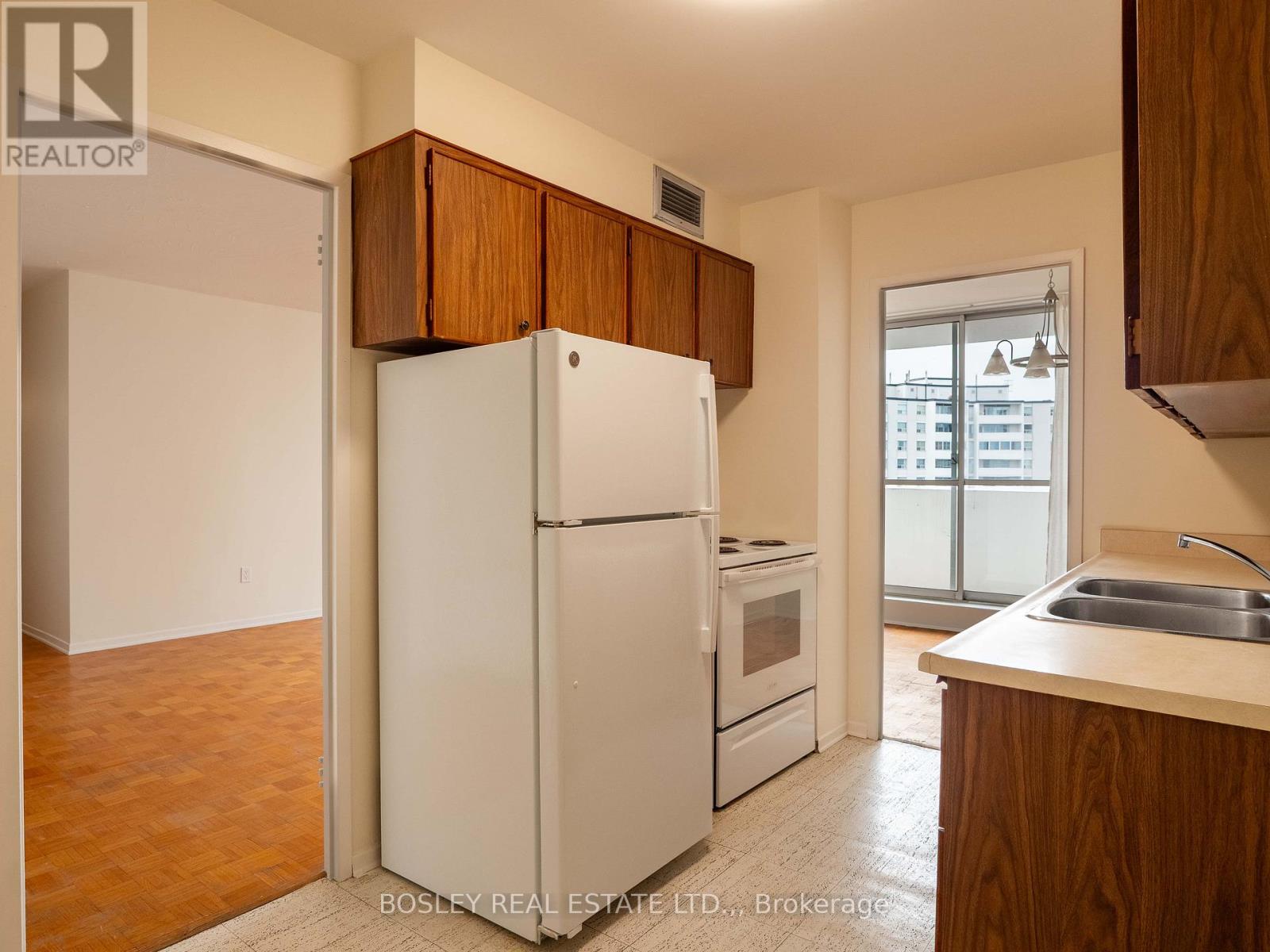 8 - 15 Towering Heights Boulevard, St. Catharines, Ontario  L2T 3G7 - Photo 6 - X13018168