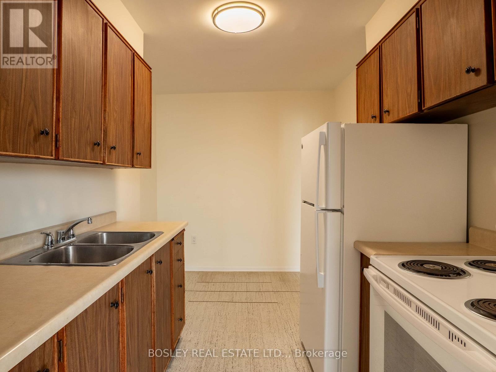 8 - 15 Towering Heights Boulevard, St. Catharines, Ontario  L2T 3G7 - Photo 7 - X13018168