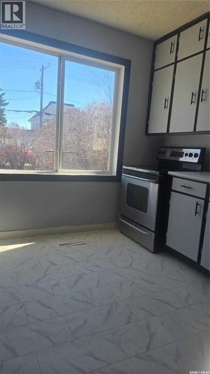 511 Main Street, Oxbow, Saskatchewan  S0C 2B0 - Photo 5 - SK028796