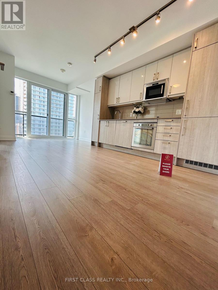 1806 - 77 Mutual Street, Toronto, Ontario  M5B 2A9 - Photo 3 - C13018146