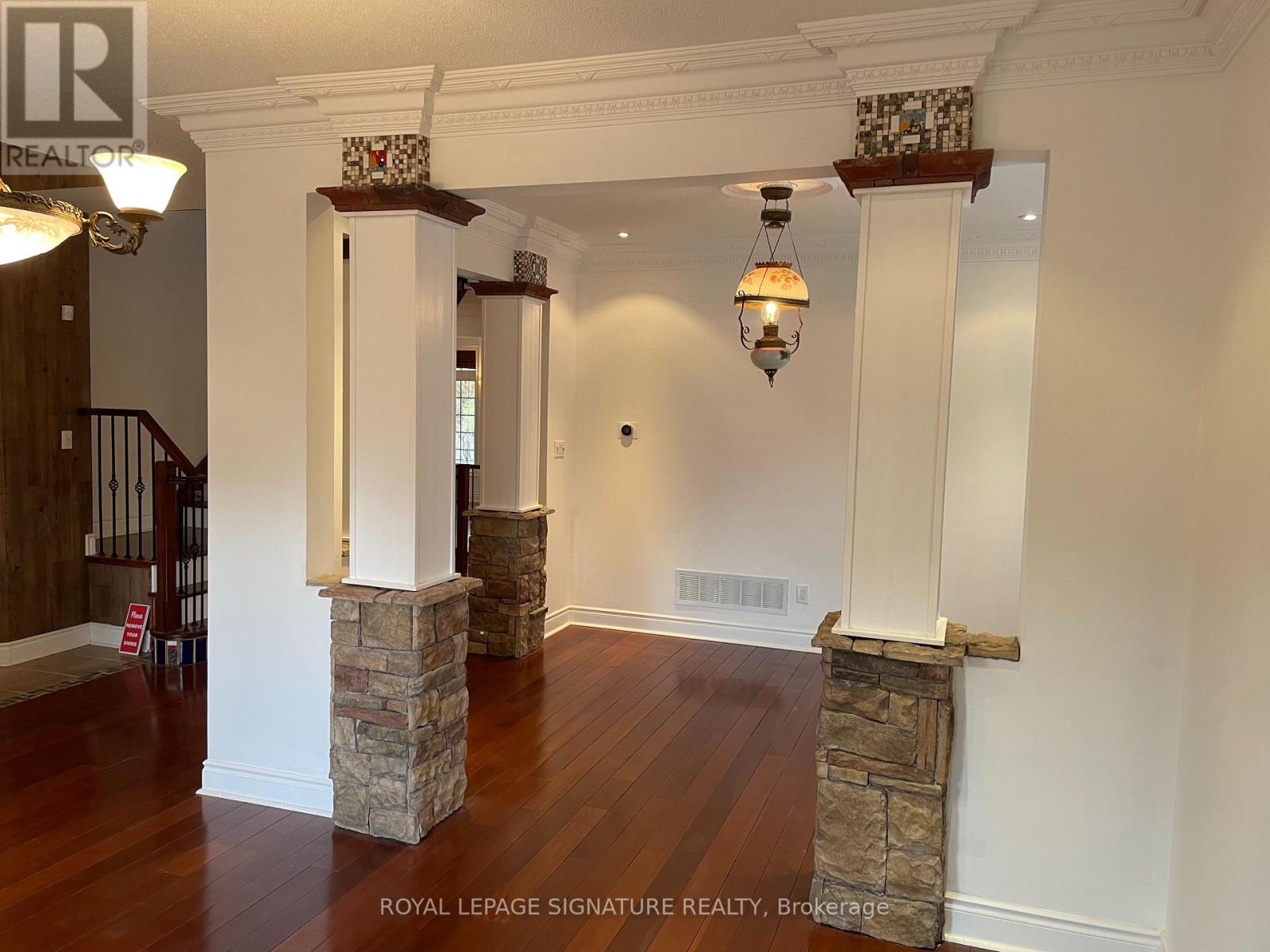 1592 Hallstone Road, Brampton, Ontario  L6Y 5K8 - Photo 9 - W12885906