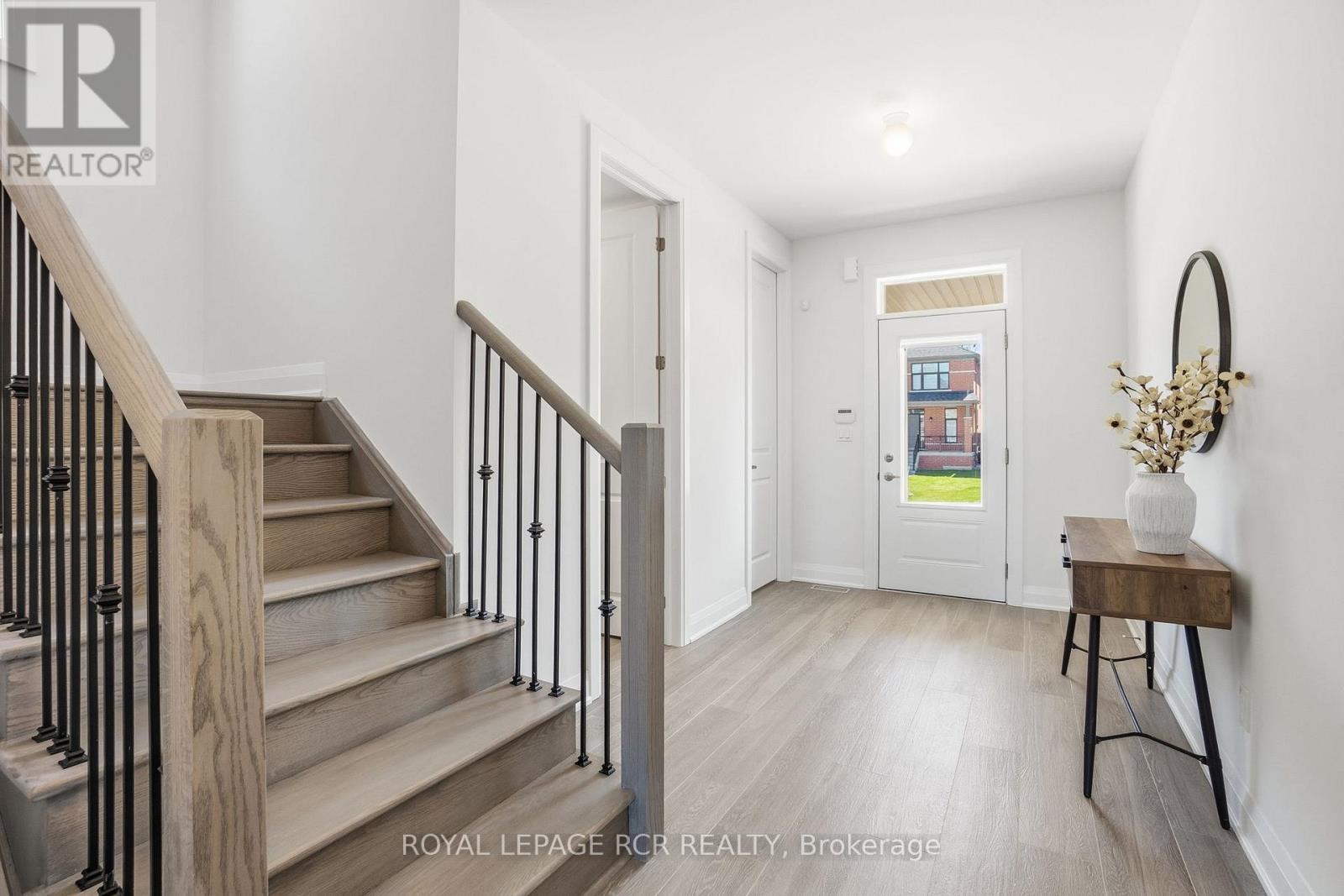 1350 Davis Loop, Innisfil (Lefroy), Ontario  L0L 1W0 - Photo 7 - N13018128