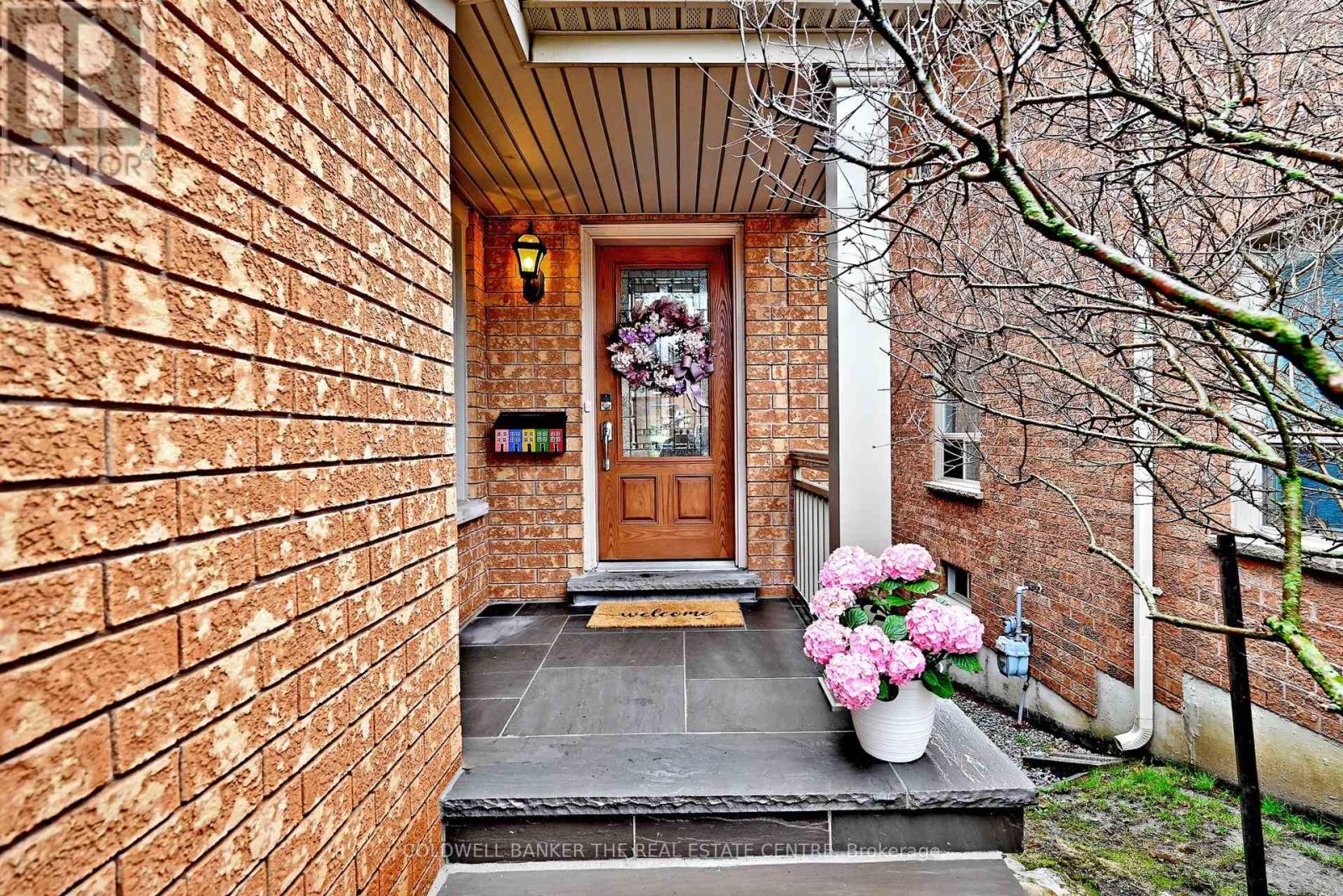 102 Deerglen Terrace, Aurora, Ontario  L4G 6Y3 - Photo 3 - N13018150