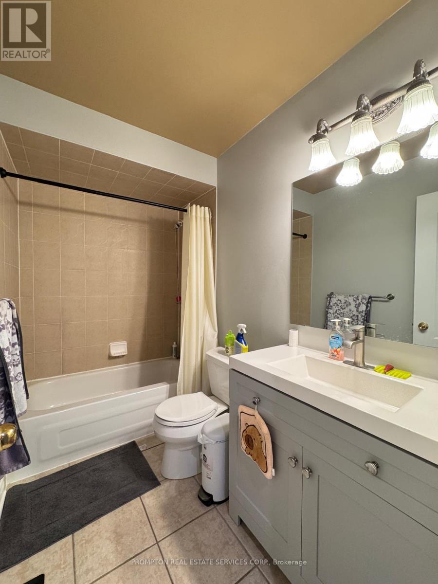 154 Amulet Crescent, Richmond Hill, Ontario  L4S 2T5 - Photo 10 - N13018176