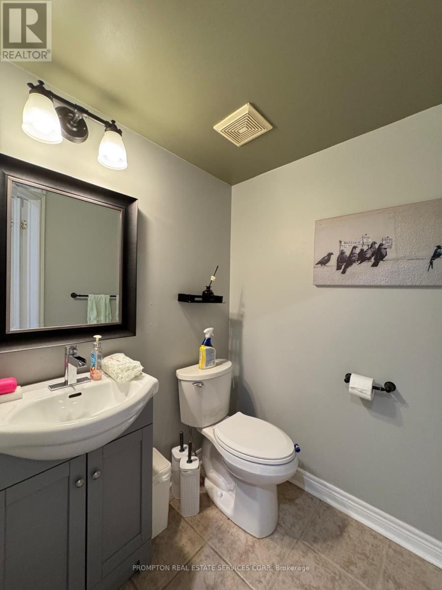 154 Amulet Crescent, Richmond Hill, Ontario  L4S 2T5 - Photo 5 - N13018176