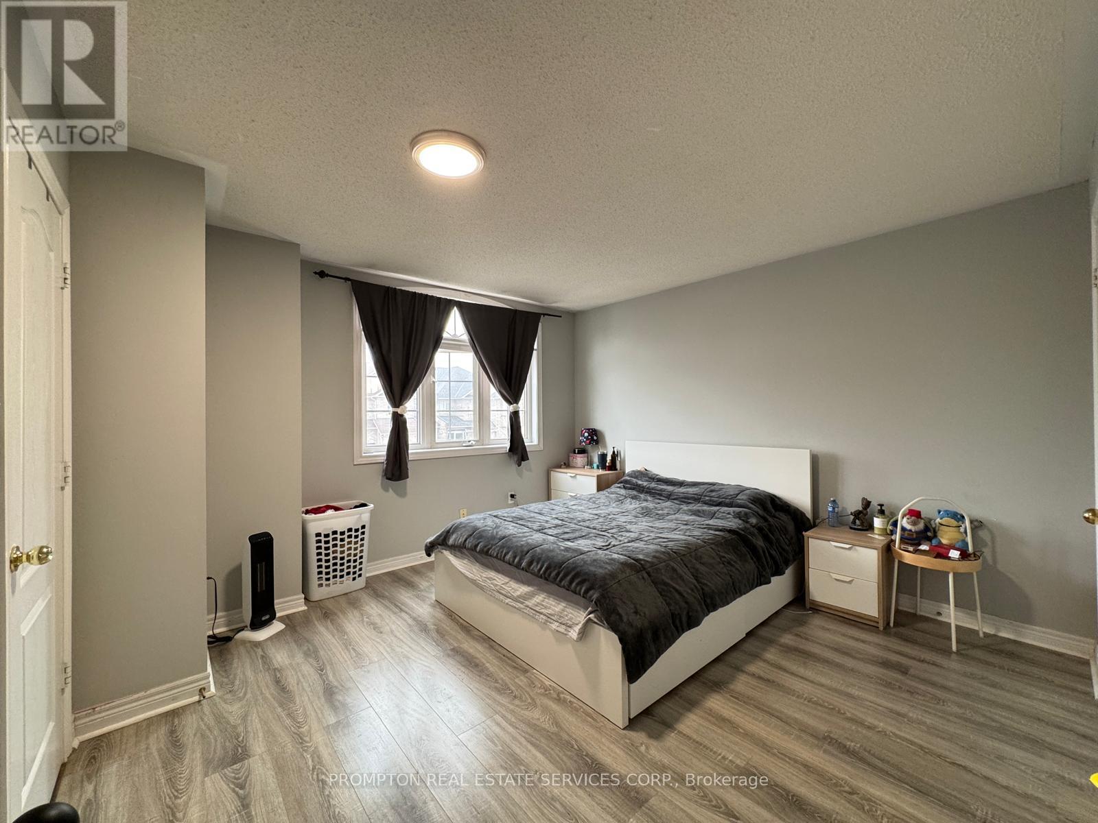 154 Amulet Crescent, Richmond Hill, Ontario  L4S 2T5 - Photo 7 - N13018176