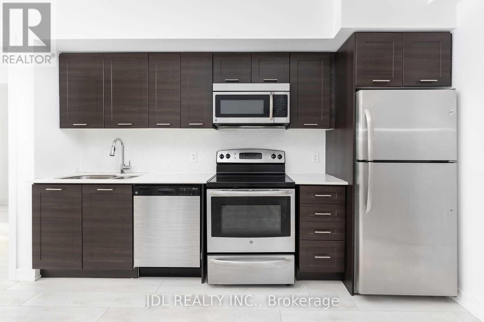 3702 - 2212 Lake Shore Boulevard W, Toronto, Ontario  M8V 0C2 - Photo 4 - W13018056