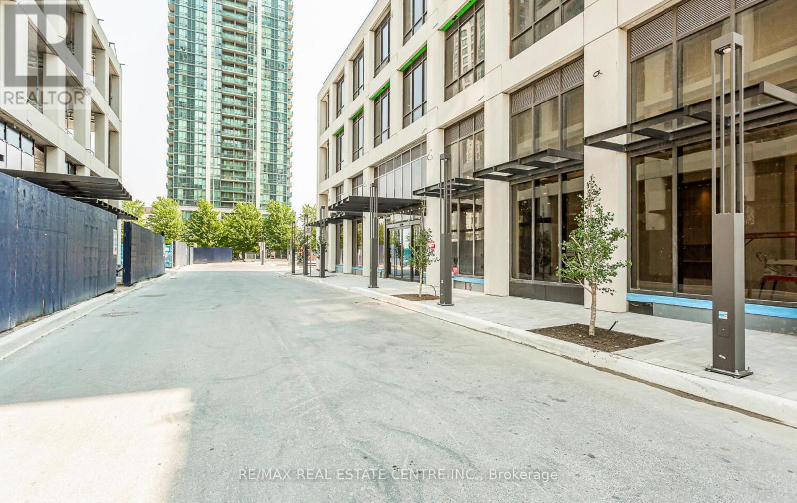 1610 - 36 Elm Drive W, Mississauga, Ontario  L5B 1L9 - Photo 3 - W13018058