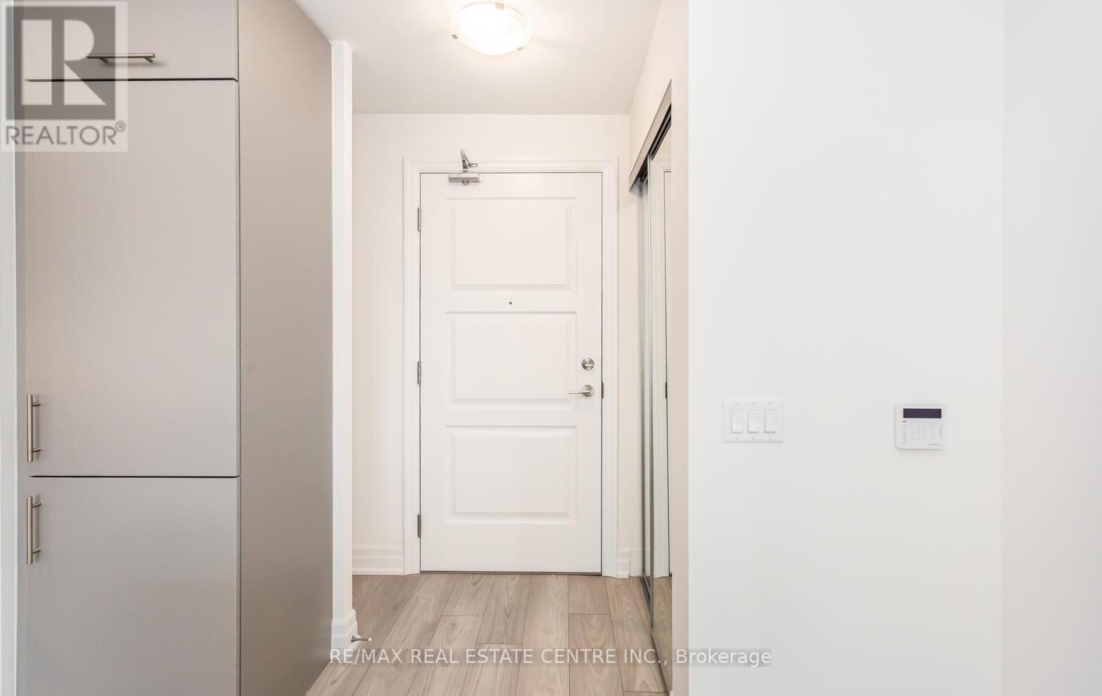 1610 - 36 Elm Drive W, Mississauga, Ontario  L5B 1L9 - Photo 8 - W13018058