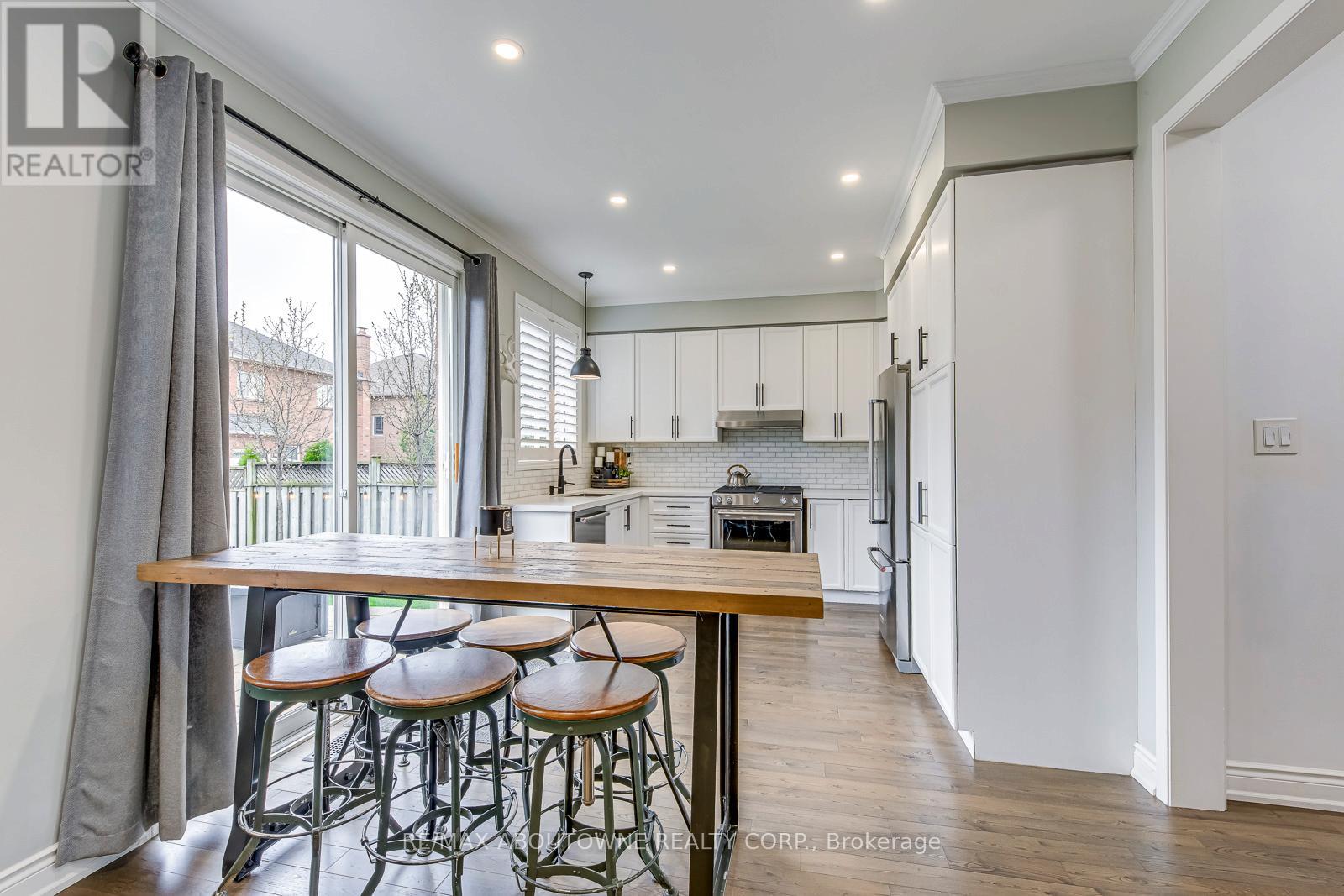 2536 Bracken Drive, Oakville, Ontario  L6M 4R7 - Photo 17 - W13018064