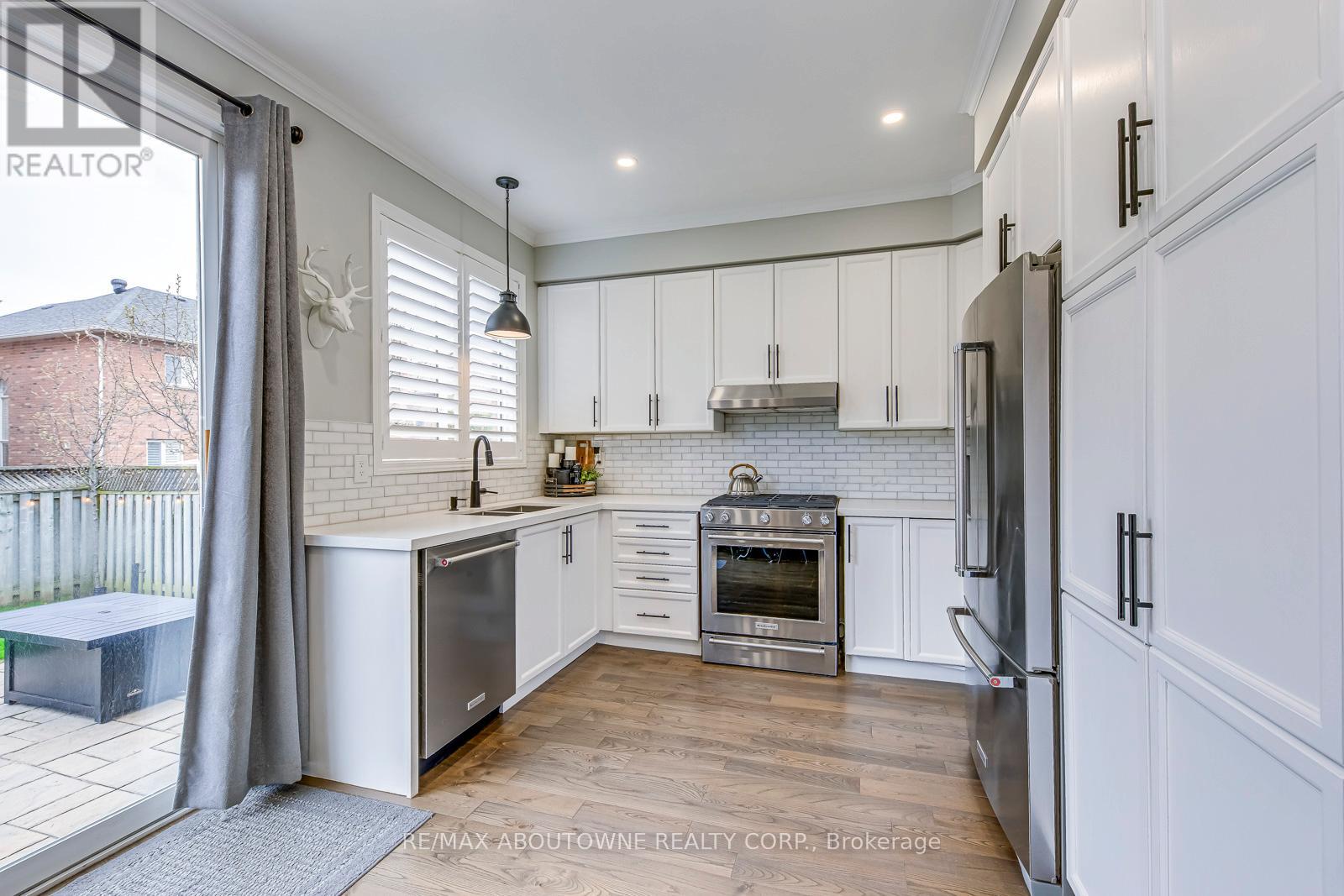 2536 Bracken Drive, Oakville, Ontario  L6M 4R7 - Photo 19 - W13018064