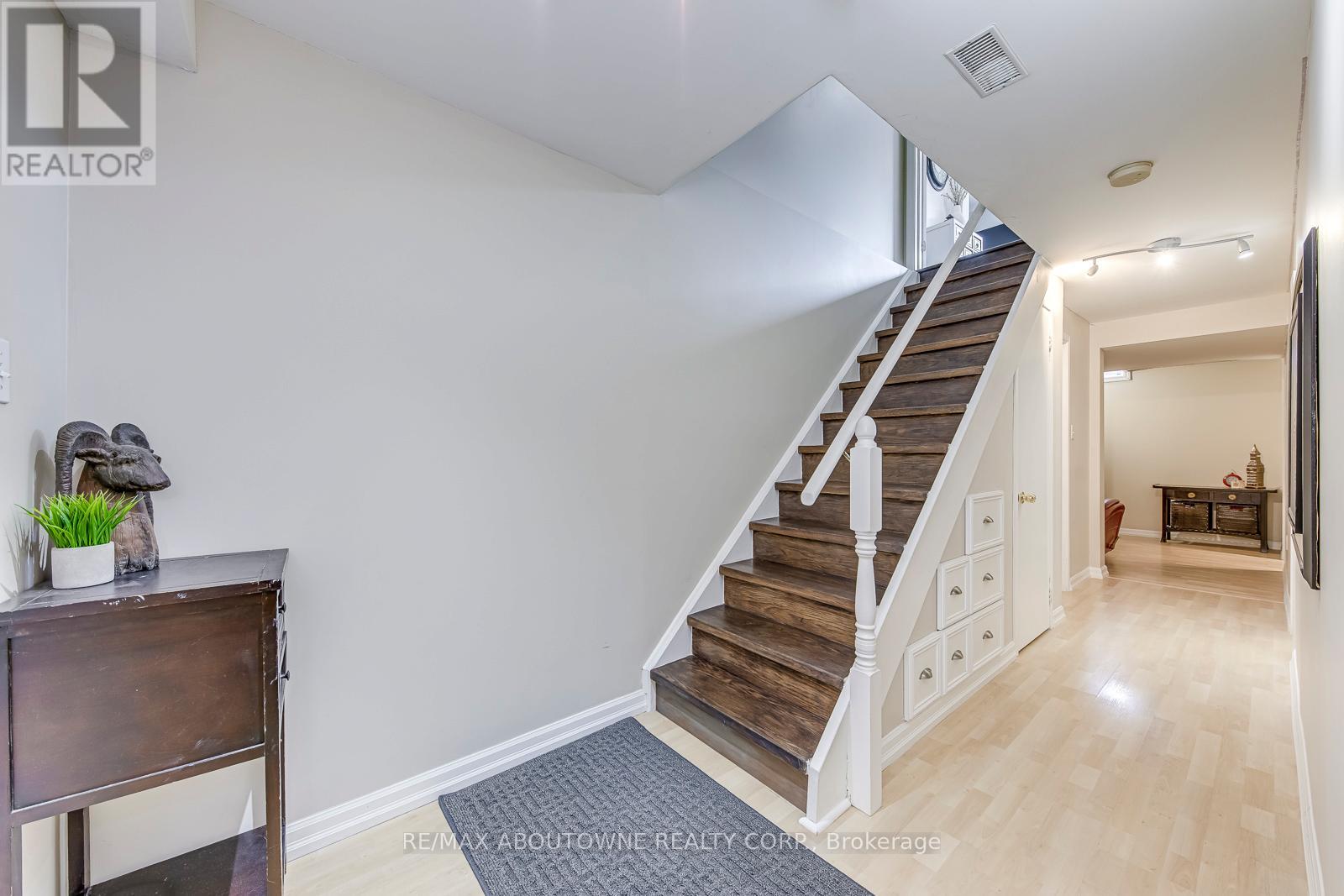 2536 Bracken Drive, Oakville, Ontario  L6M 4R7 - Photo 40 - W13018064