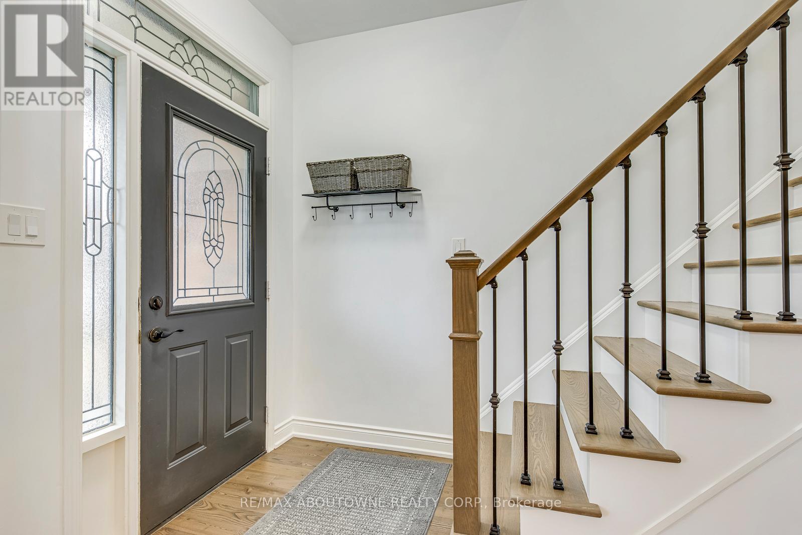 2536 Bracken Drive, Oakville, Ontario  L6M 4R7 - Photo 6 - W13018064