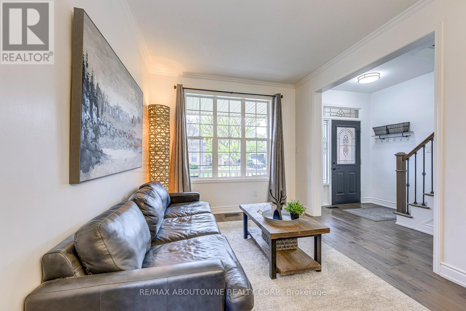 2536 Bracken Drive, Oakville, Ontario  L6M 4R7 - Photo 9 - W13018064