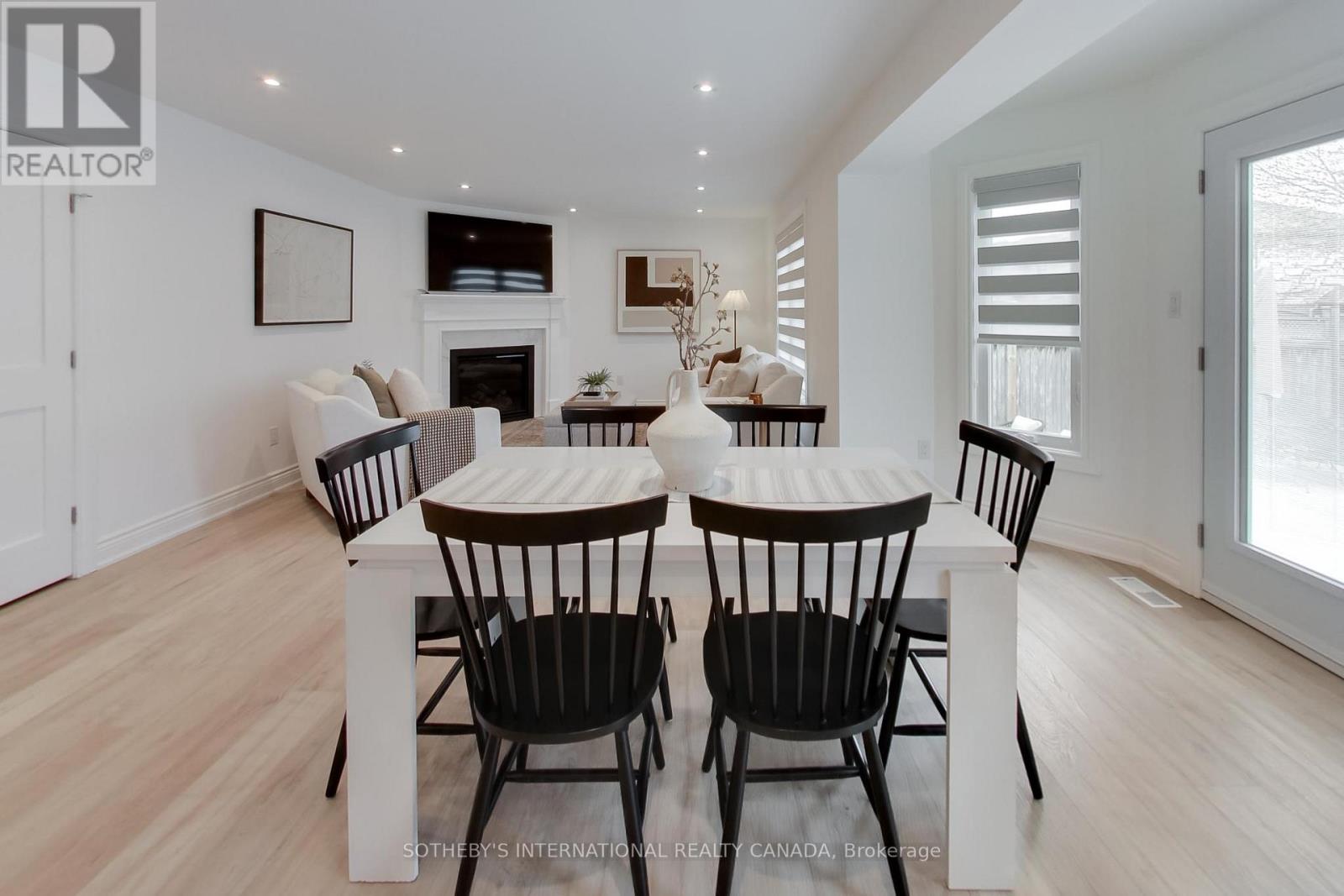 1124 Lansdown Drive, Oakville, Ontario  L6J 7N7 - Photo 10 - W13018156