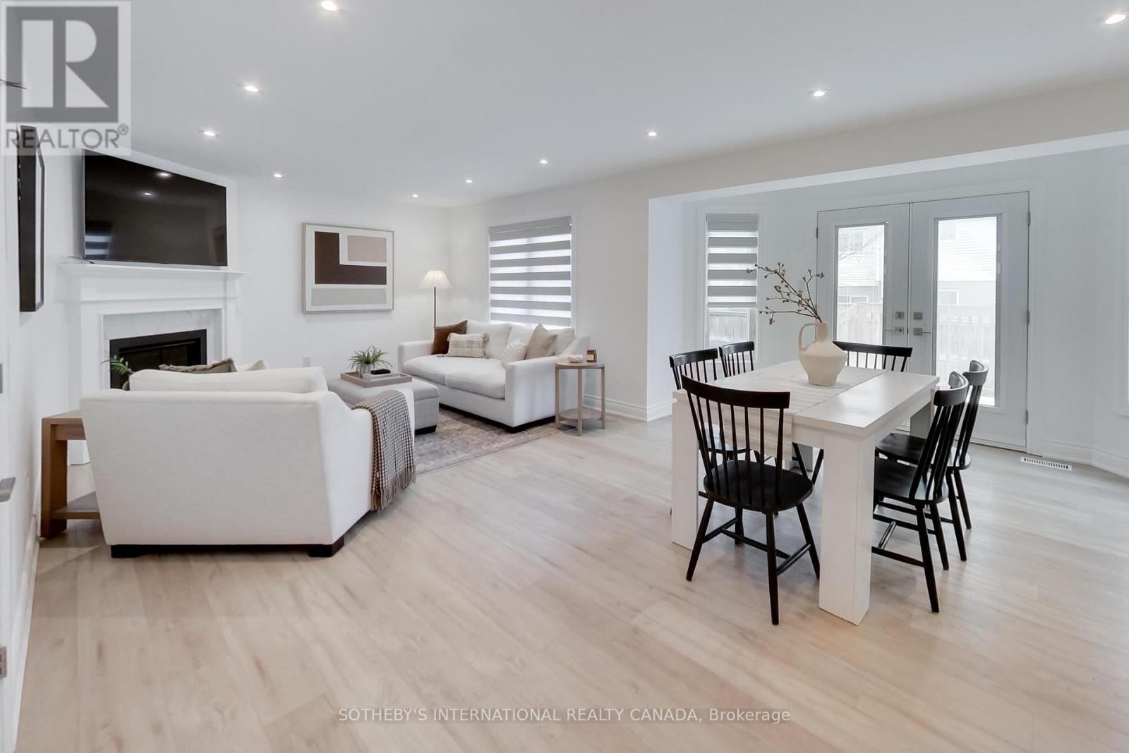 1124 Lansdown Drive, Oakville, Ontario  L6J 7N7 - Photo 12 - W13018156