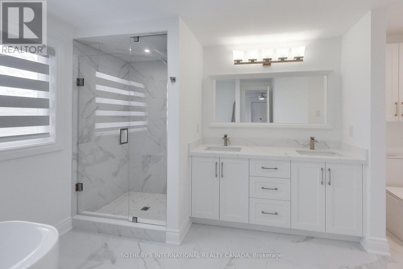 1124 Lansdown Drive, Oakville, Ontario  L6J 7N7 - Photo 23 - W13018156