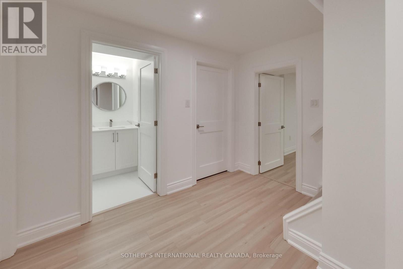 1124 Lansdown Drive, Oakville, Ontario  L6J 7N7 - Photo 28 - W13018156