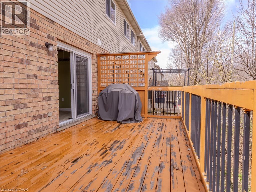 338 Maverick Street, Waterloo, Ontario  N2K 0A4 - Photo 10 - 40822160