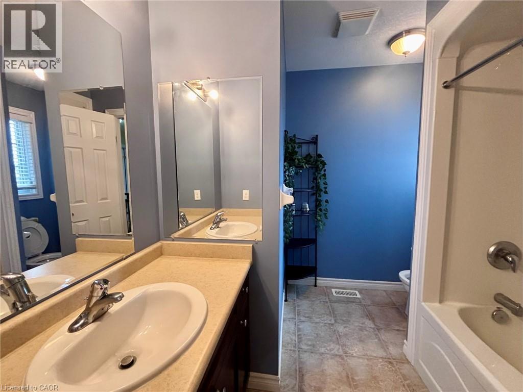 338 Maverick Street, Waterloo, Ontario  N2K 0A4 - Photo 19 - 40822160