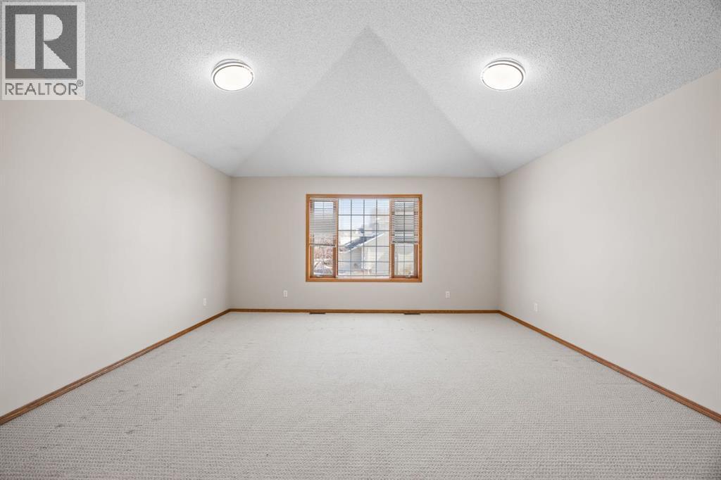 119 Valley Glen Bay Nw, Calgary, Alberta  T3B 5P9 - Photo 17 - A2303270