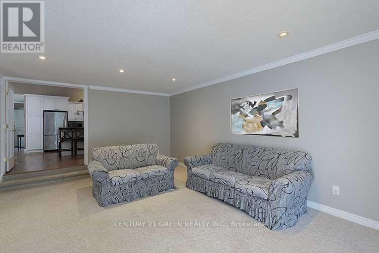 182 Starwood Drive, Guelph, Ontario  N1E 7G3 - Photo 10 - X13018104