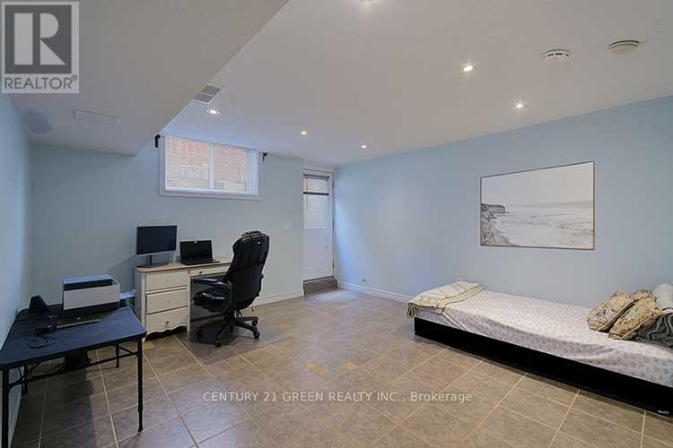 182 Starwood Drive, Guelph, Ontario  N1E 7G3 - Photo 21 - X13018104