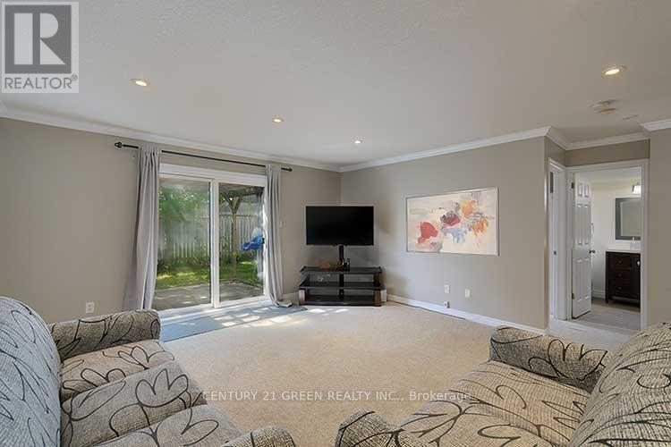 182 Starwood Drive, Guelph, Ontario  N1E 7G3 - Photo 9 - X13018104