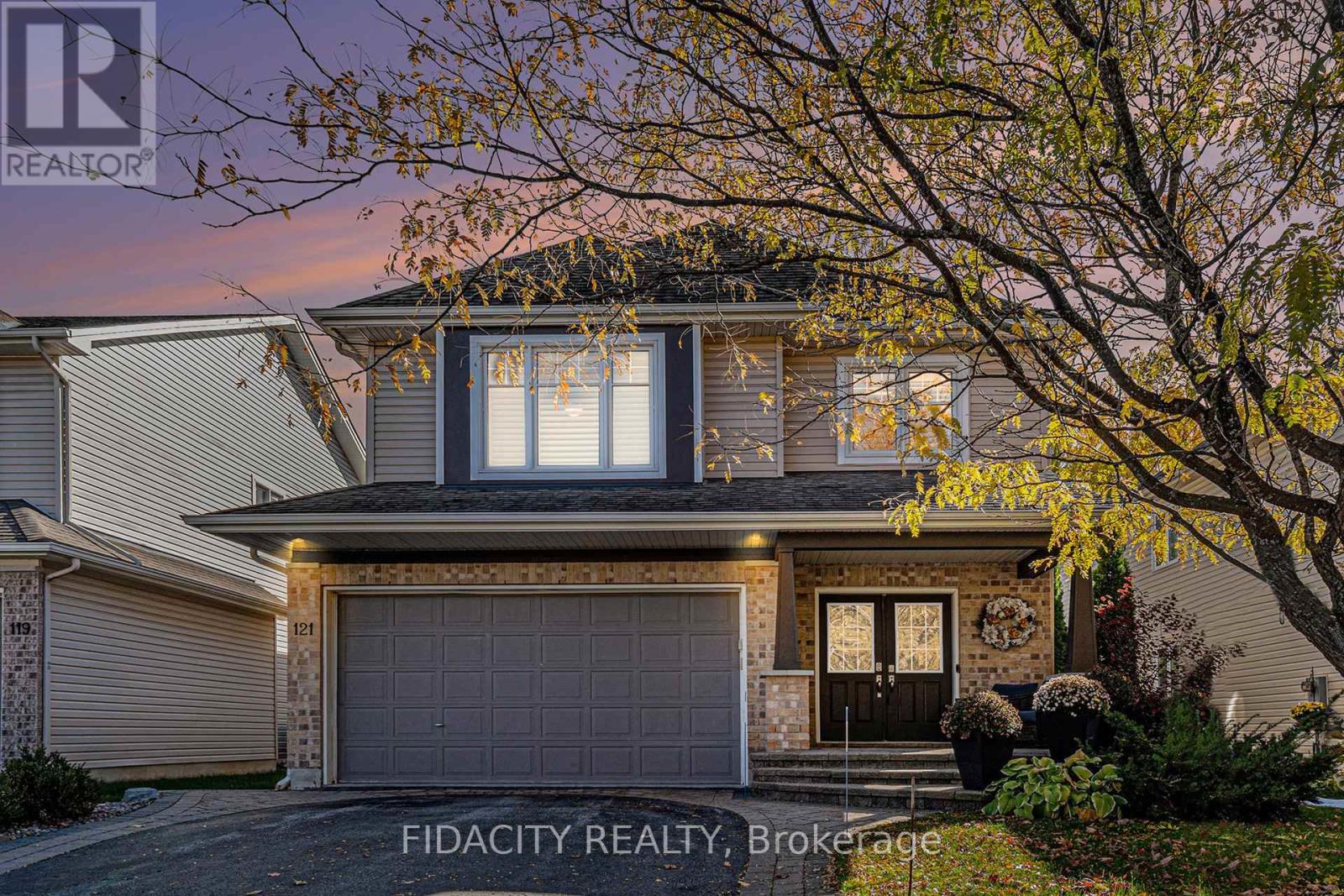 121 BANDELIER WAY, Ottawa, Ontario