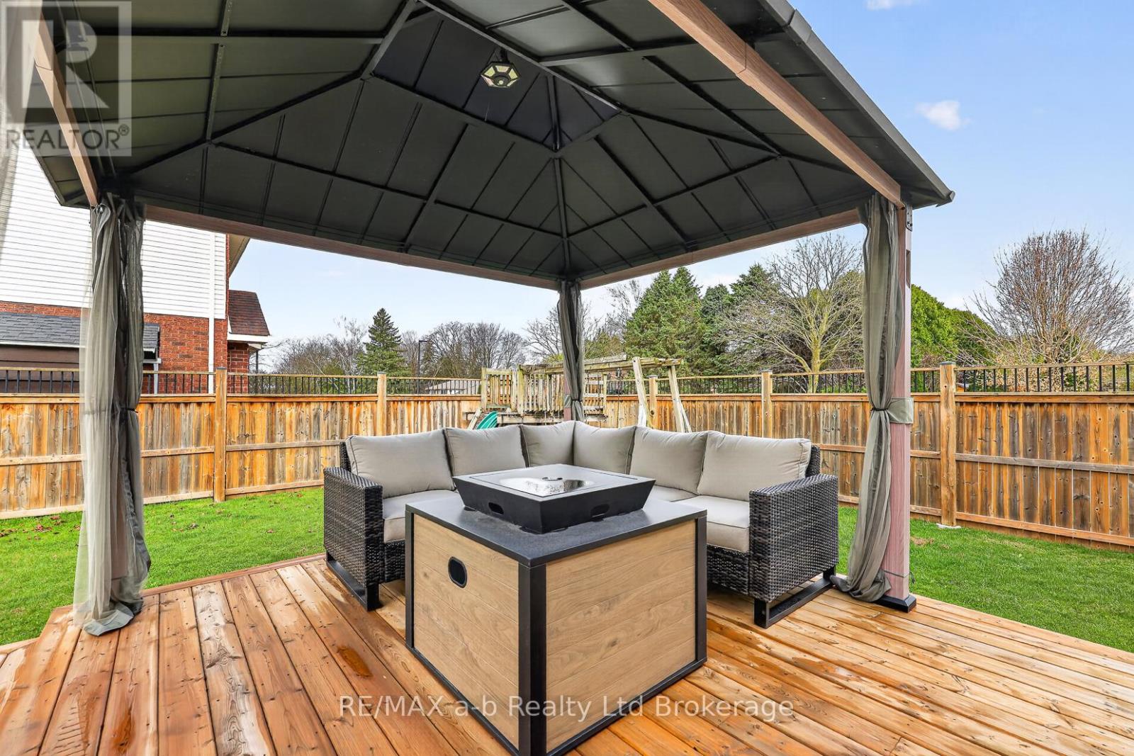 346 Riverview Drive, Strathroy-Caradoc, Ontario  N7G 4B7 - Photo 34 - X13018228