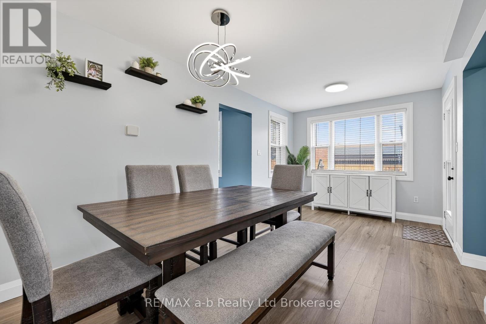 346 Riverview Drive, Strathroy-Caradoc, Ontario  N7G 4B7 - Photo 6 - X13018228