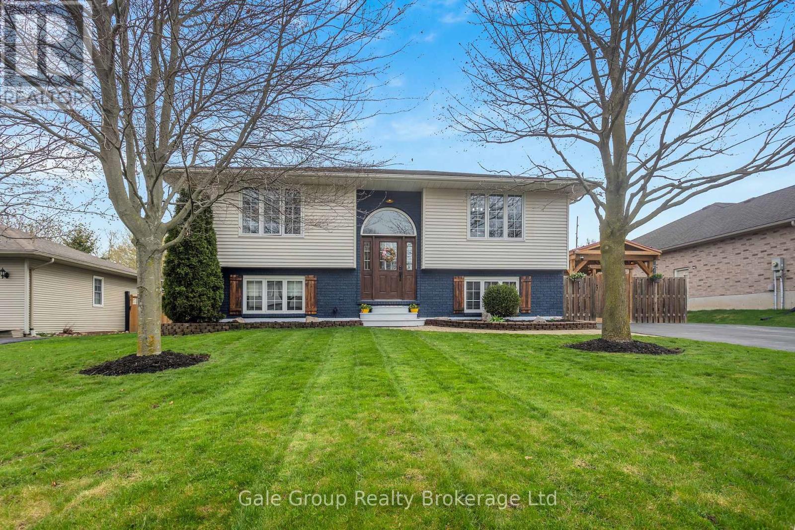 22 Lorraine Avenue, Tillsonburg, Ontario  N4G 4V3 - Photo 1 - X13018246