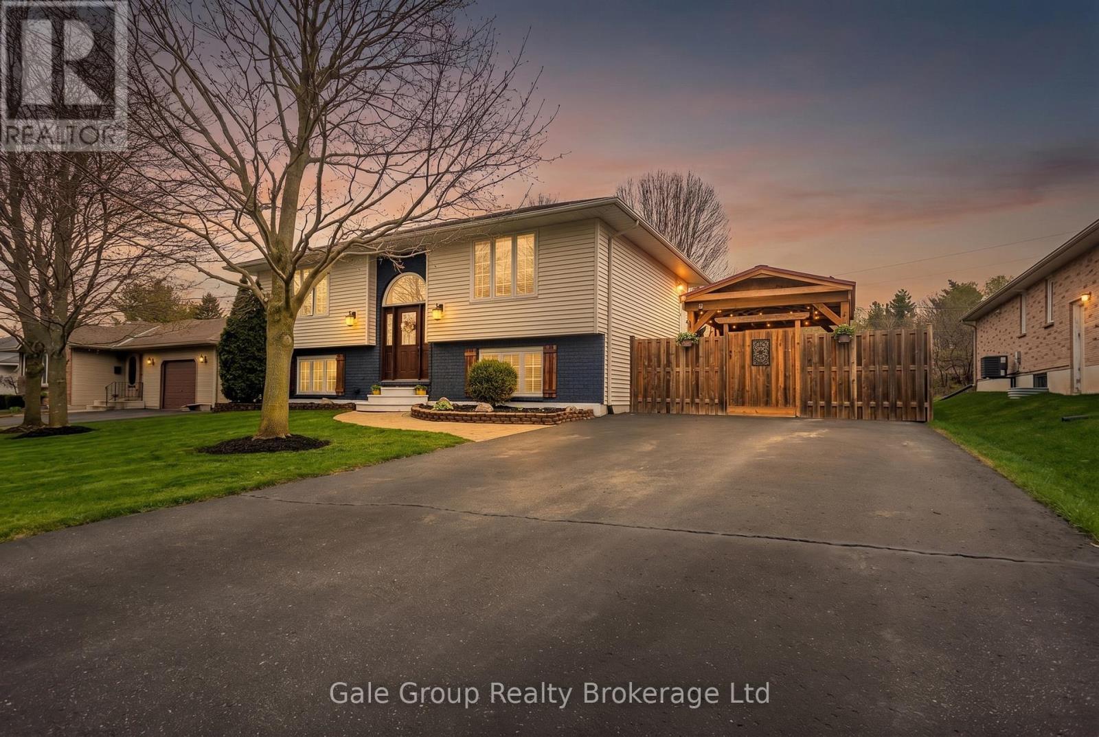 22 Lorraine Avenue, Tillsonburg, Ontario  N4G 4V3 - Photo 2 - X13018246