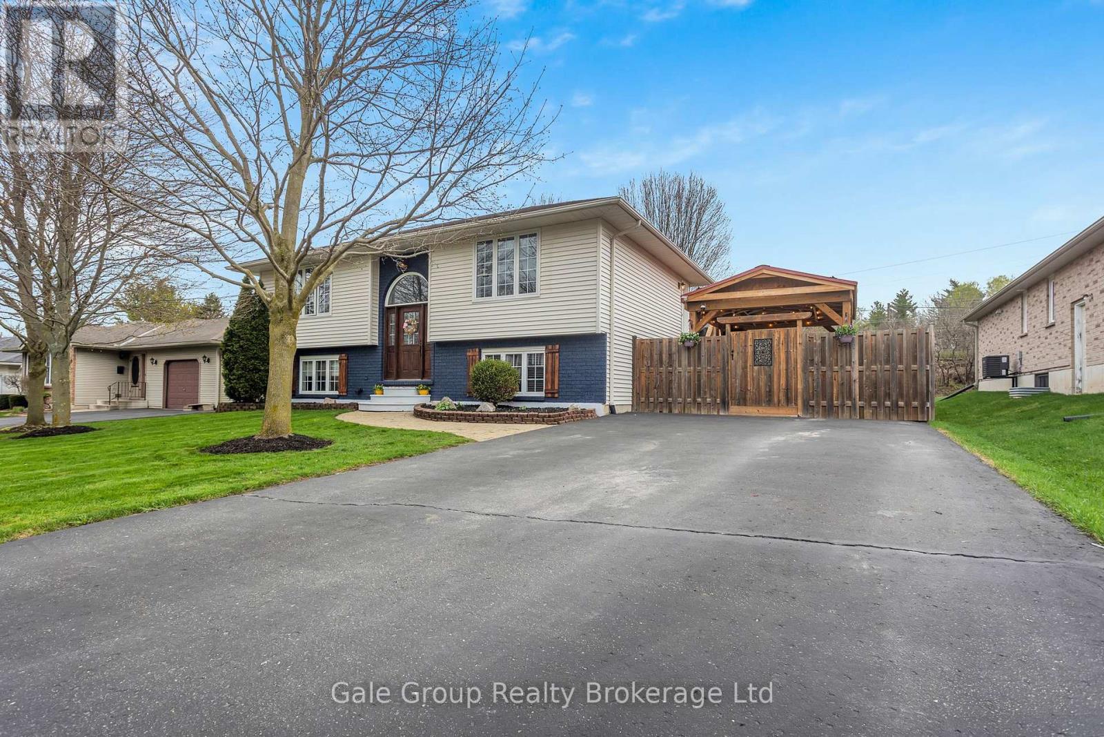 22 Lorraine Avenue, Tillsonburg, Ontario  N4G 4V3 - Photo 3 - X13018246