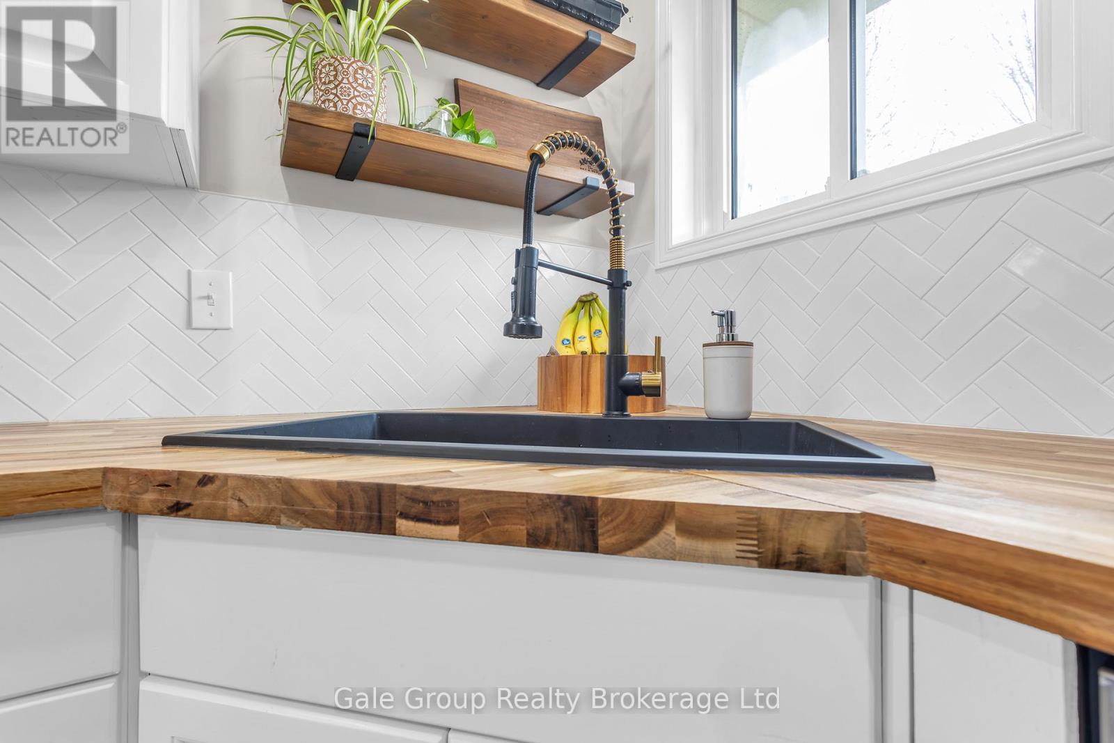 22 Lorraine Avenue, Tillsonburg, Ontario  N4G 4V3 - Photo 9 - X13018246