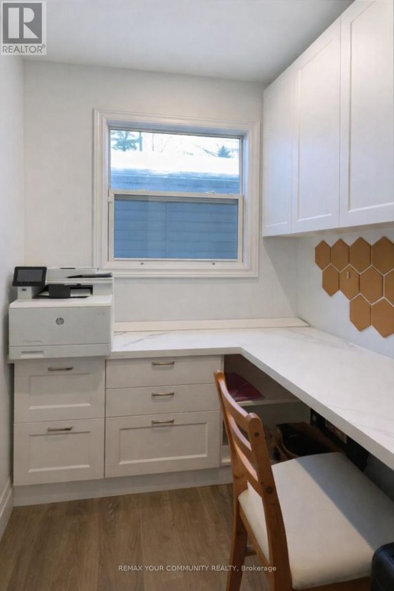 8 Victor Drive, Whitchurch-Stouffville, Ontario  L4A 3G5 - Photo 27 - N12811330