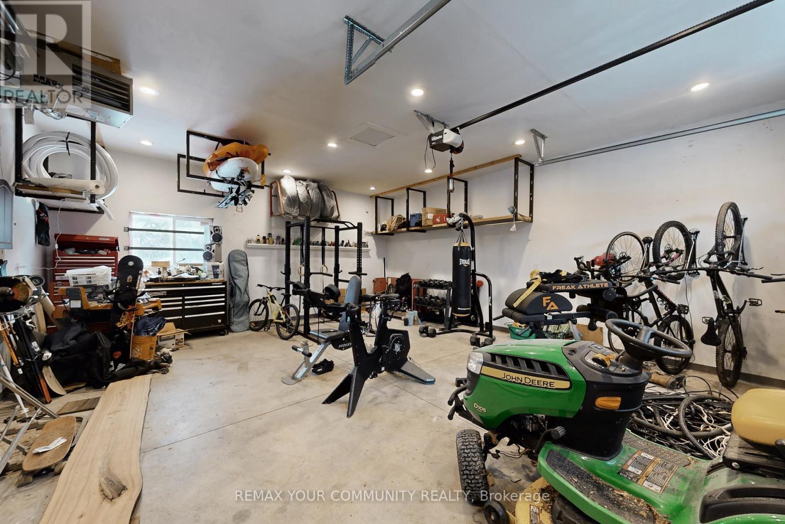 8 Victor Drive, Whitchurch-Stouffville, Ontario  L4A 3G5 - Photo 29 - N12811330