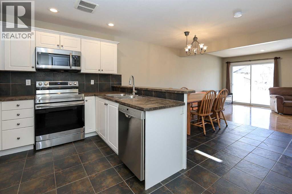 27 Legend Court, Sylvan Lake, Alberta  T4S 0B8 - Photo 4 - A2301894