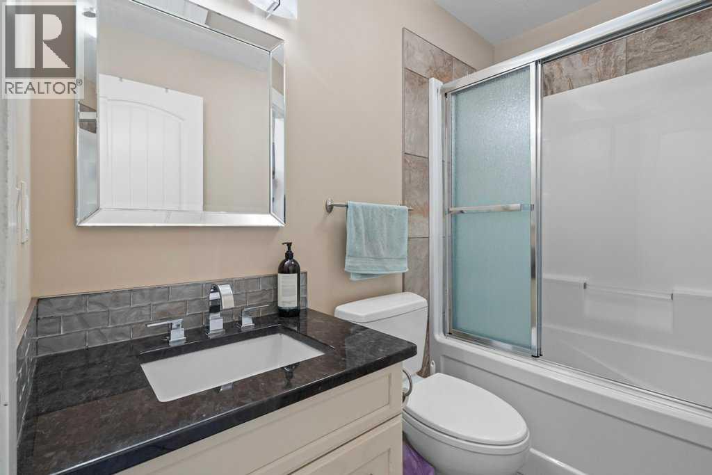 25 Leaside Crescent, Sylvan Lake, Alberta  T4S 0A3 - Photo 12 - A2302282