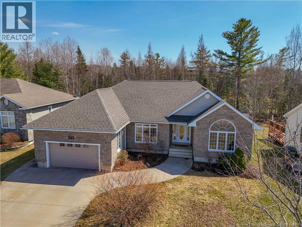 241 Summerhill Row, Fredericton, New Brunswick  E3G 0C5 - Photo 2 - NB137488