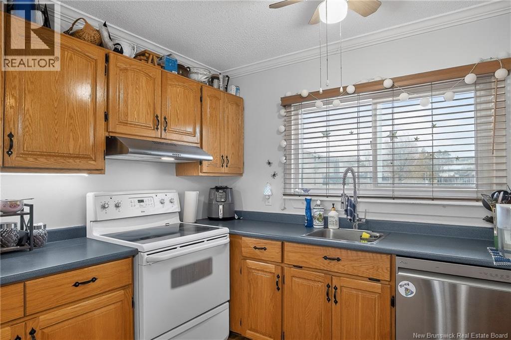 32 West Vale Park, Saint John, New Brunswick  E2M 5B4 - Photo 7 - NB137454