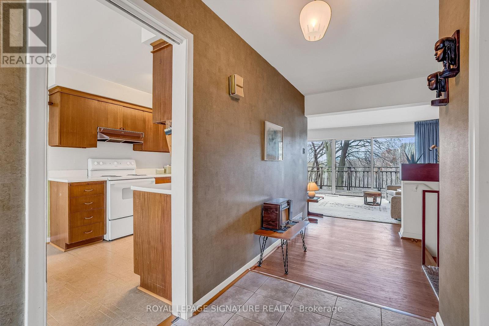 12 Ruden Crescent, Toronto, Ontario  M3A 3H3 - Photo 5 - C13018254