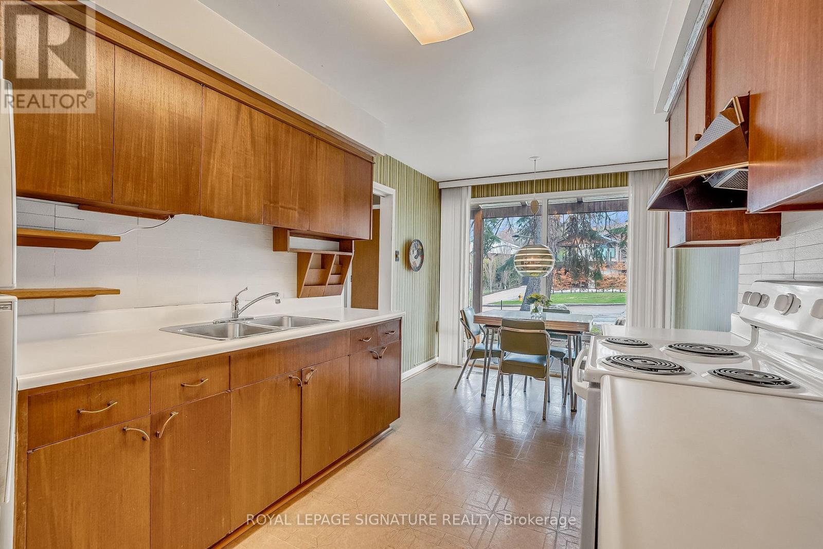 12 Ruden Crescent, Toronto, Ontario  M3A 3H3 - Photo 7 - C13018254