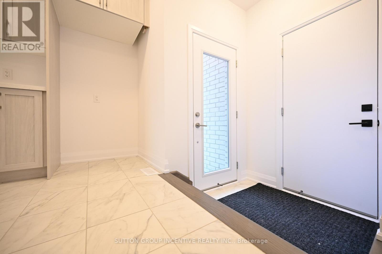 2 - 32 Winery Way, Barrie, Ontario  L9J 0Y3 - Photo 2 - S13018216