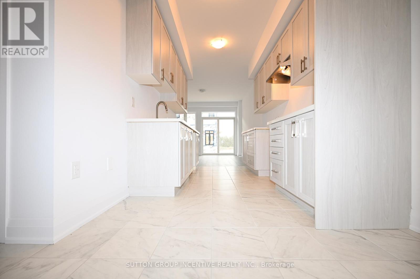 2 - 32 Winery Way, Barrie, Ontario  L9J 0Y3 - Photo 3 - S13018216