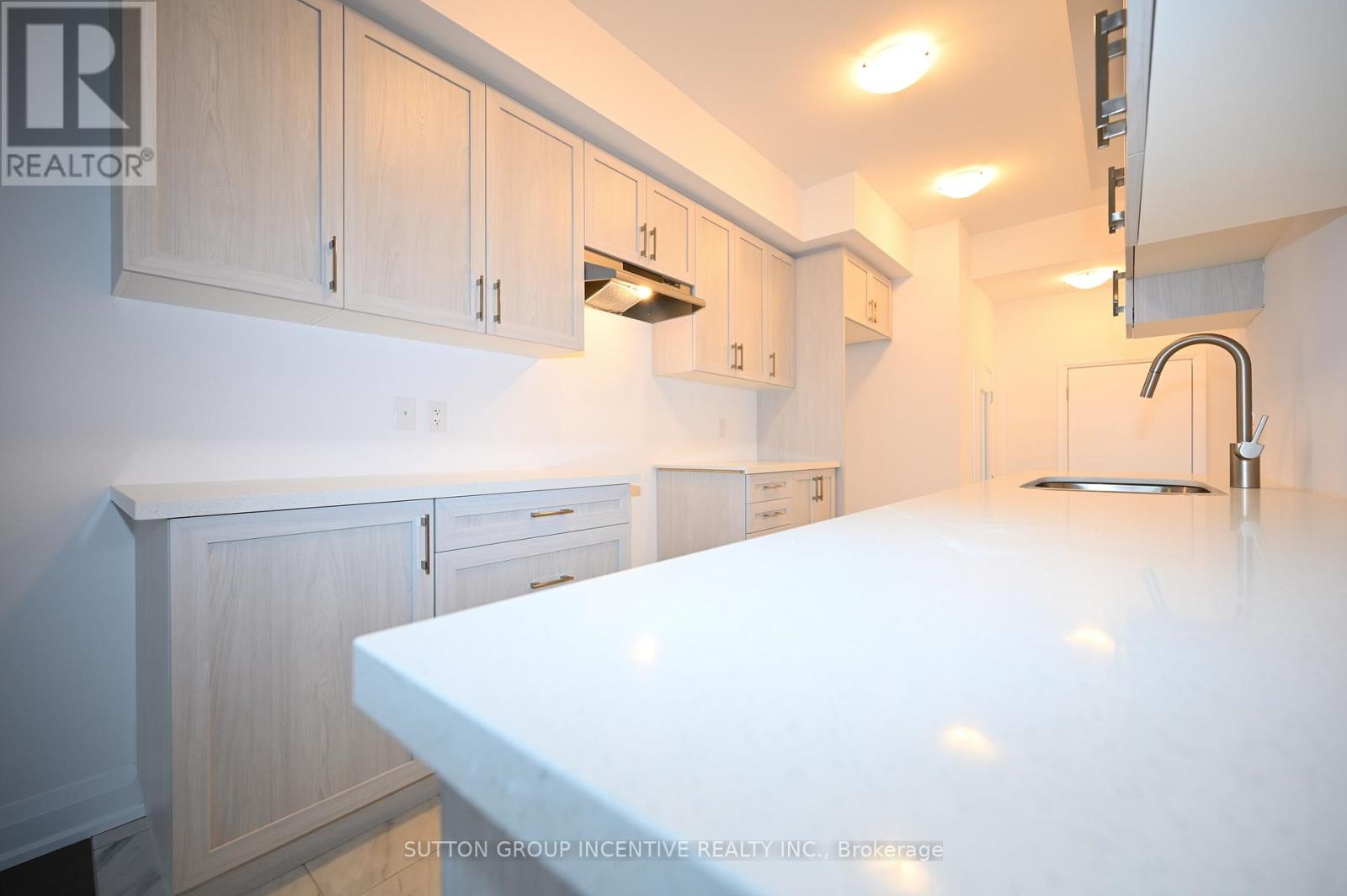 2 - 32 Winery Way, Barrie, Ontario  L9J 0Y3 - Photo 7 - S13018216